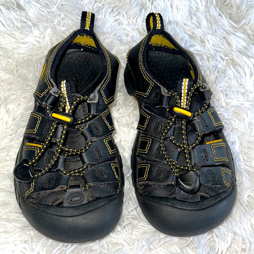 KEEN Toddler’s Black & Yellow Newport H2 Waterproof Outdoor Sandals Size 12